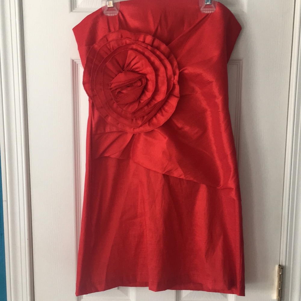 Red rose strapless dress